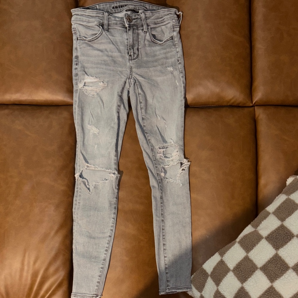 American Eagle Outfitters Light Gray Distressed Skinny Jeans